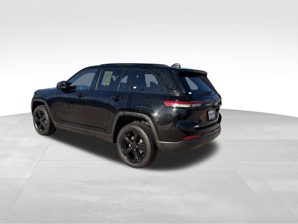 Used 2023 Jeep Grand Cherokee Altitude image 8