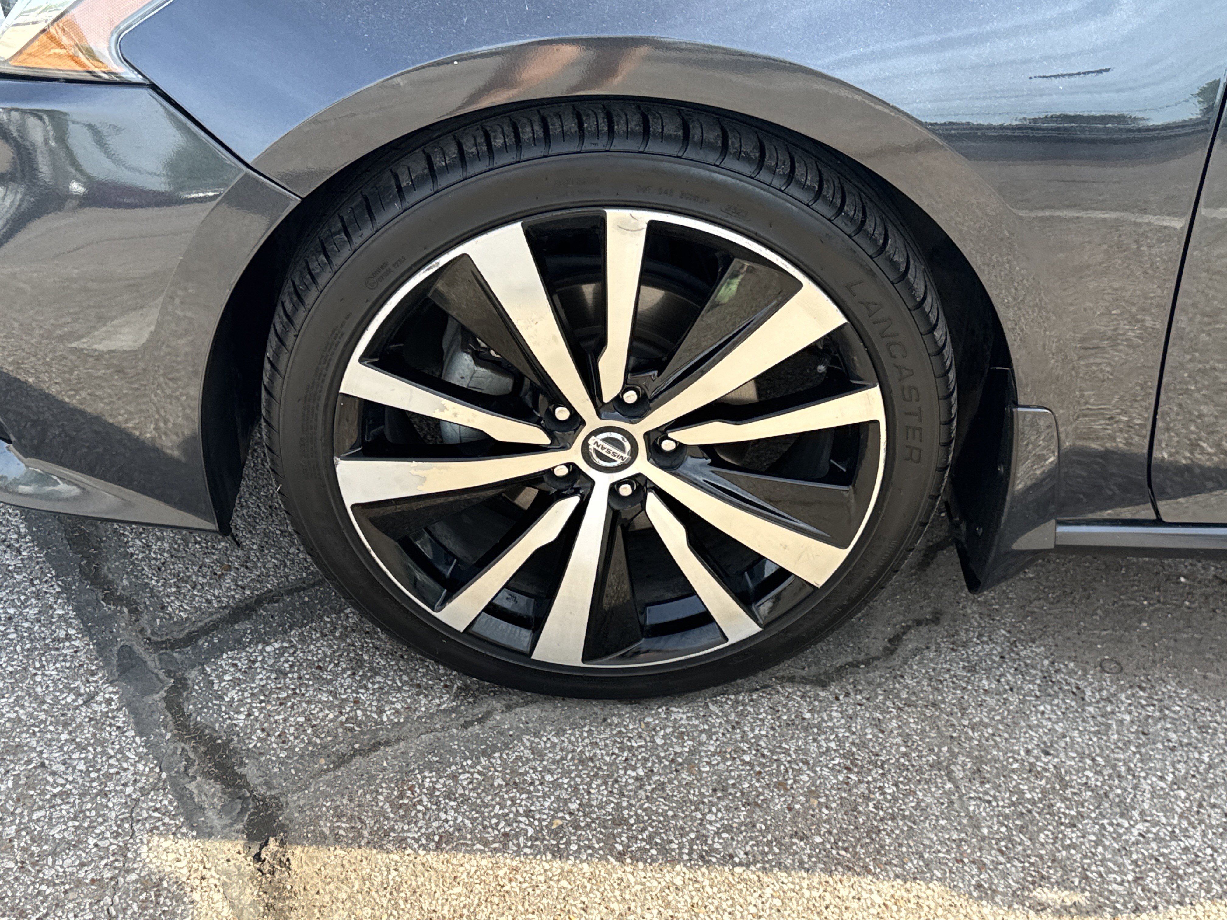 Used 2019 Nissan Altima 2.5 Platinum image 9