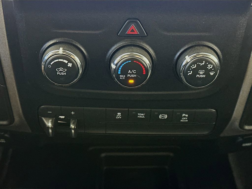 Used 2017 RAM 3500 Tradesman w/ Chrome Appearance Group AWD/4WD image 18