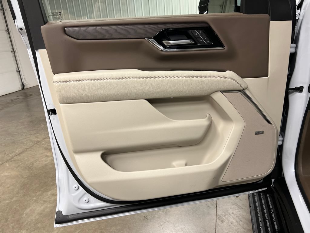 New 2026 GMC Yukon XL Denali w/ Denali Reserve Package AWD/4WD image 15