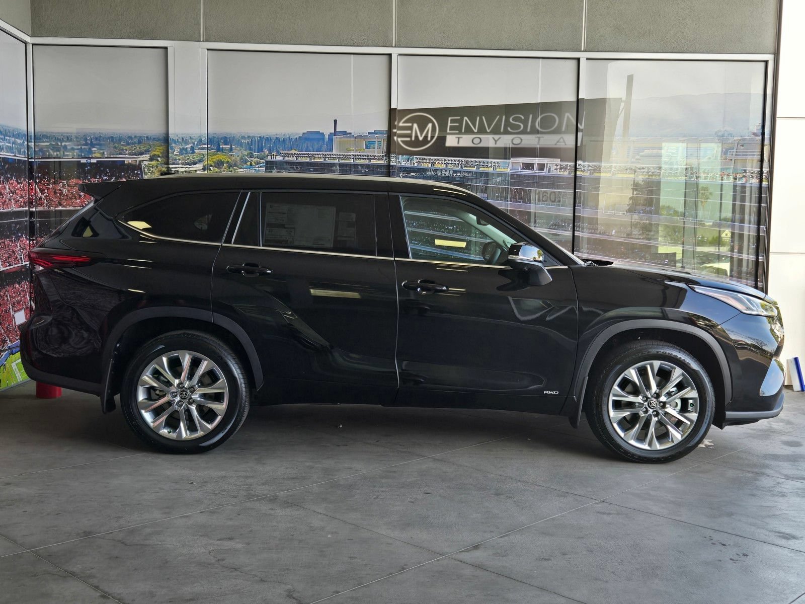 Certified 2026 Toyota Highlander Limited AWD/4WD image 4