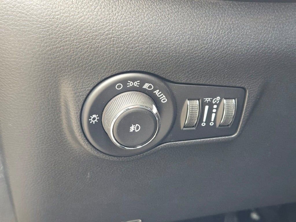 New 2026 Jeep Compass Latitude image 23