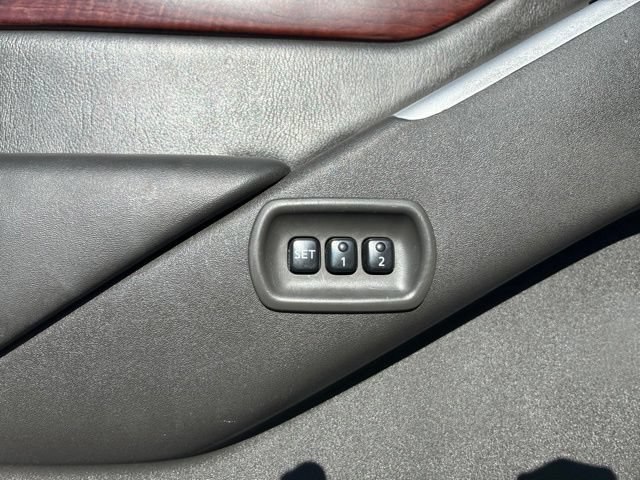 Used 2008 Nissan Pathfinder LE AWD/4WD image 7