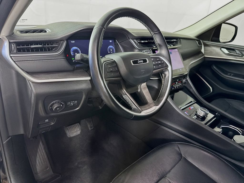 Used 2022 Jeep Grand Cherokee L Limited image 10