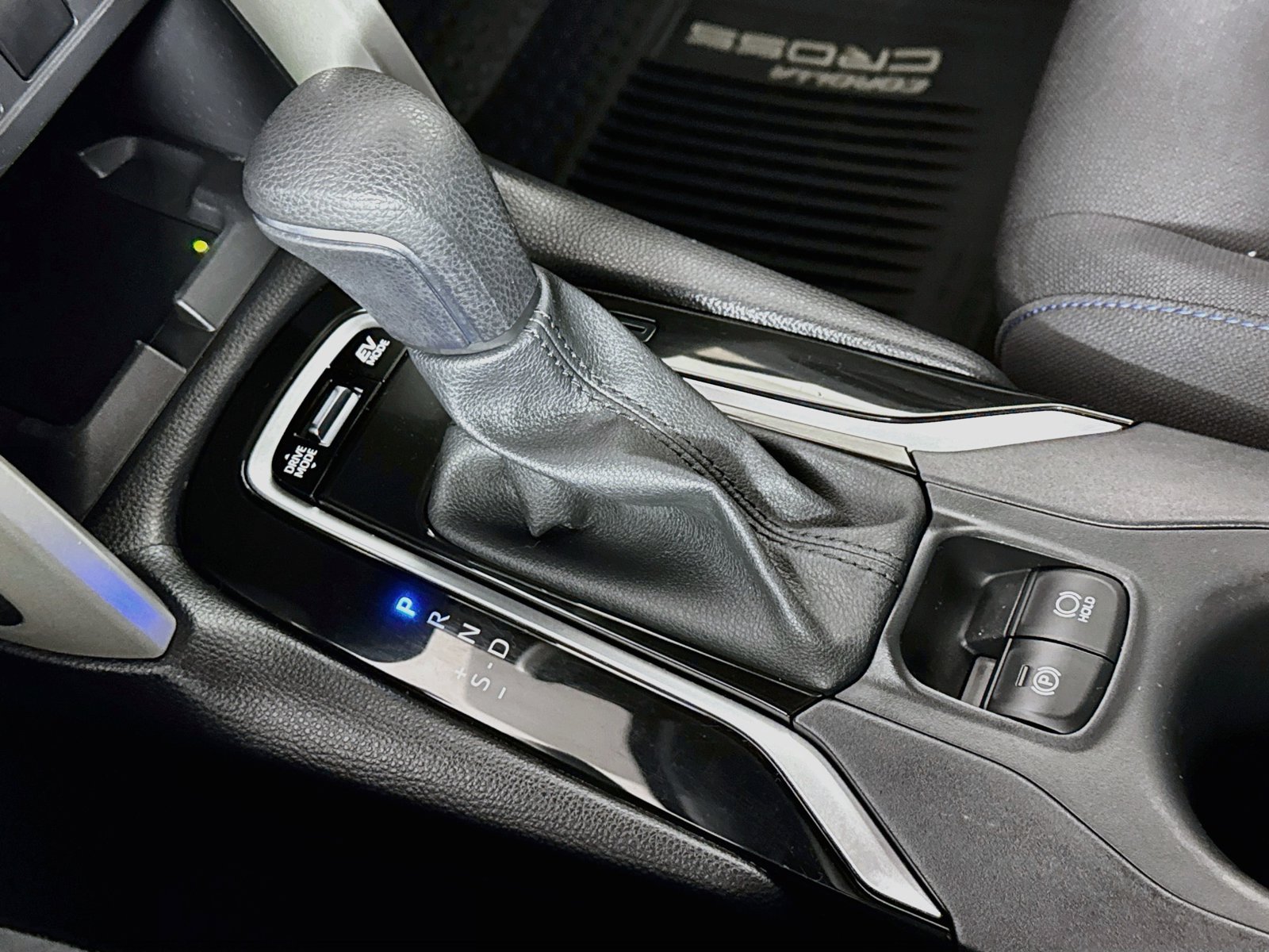 Certified 2025 Toyota Corolla Cross AWD Hybrid image 16