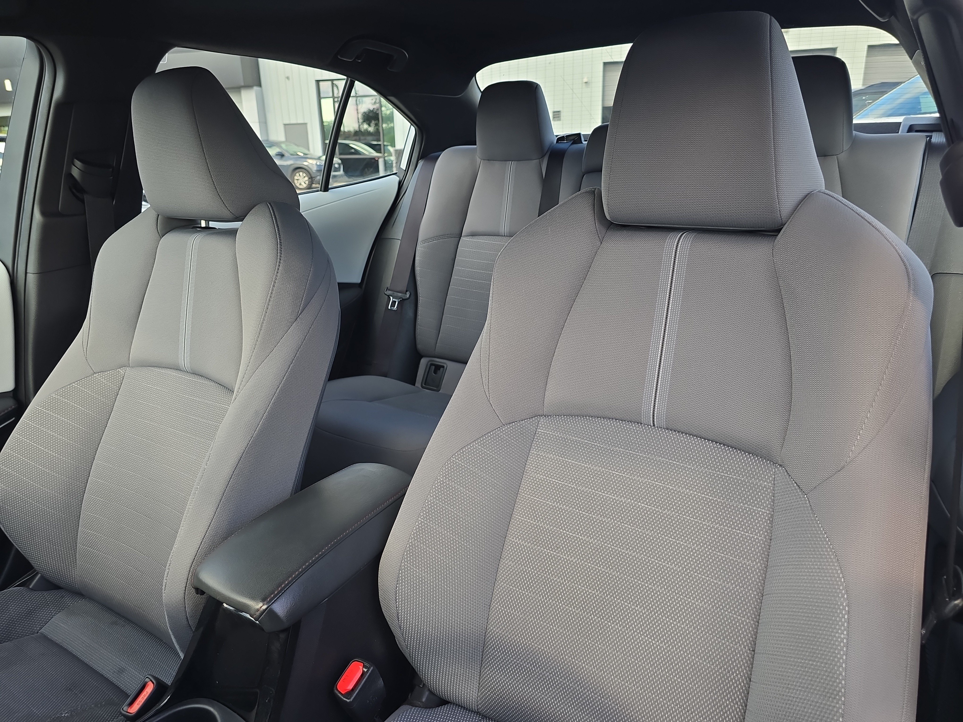 Used 2025 Toyota Corolla SE FWD image 21