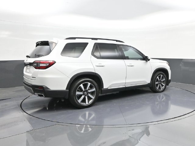 Certified 2024 Honda Pilot Touring image 15