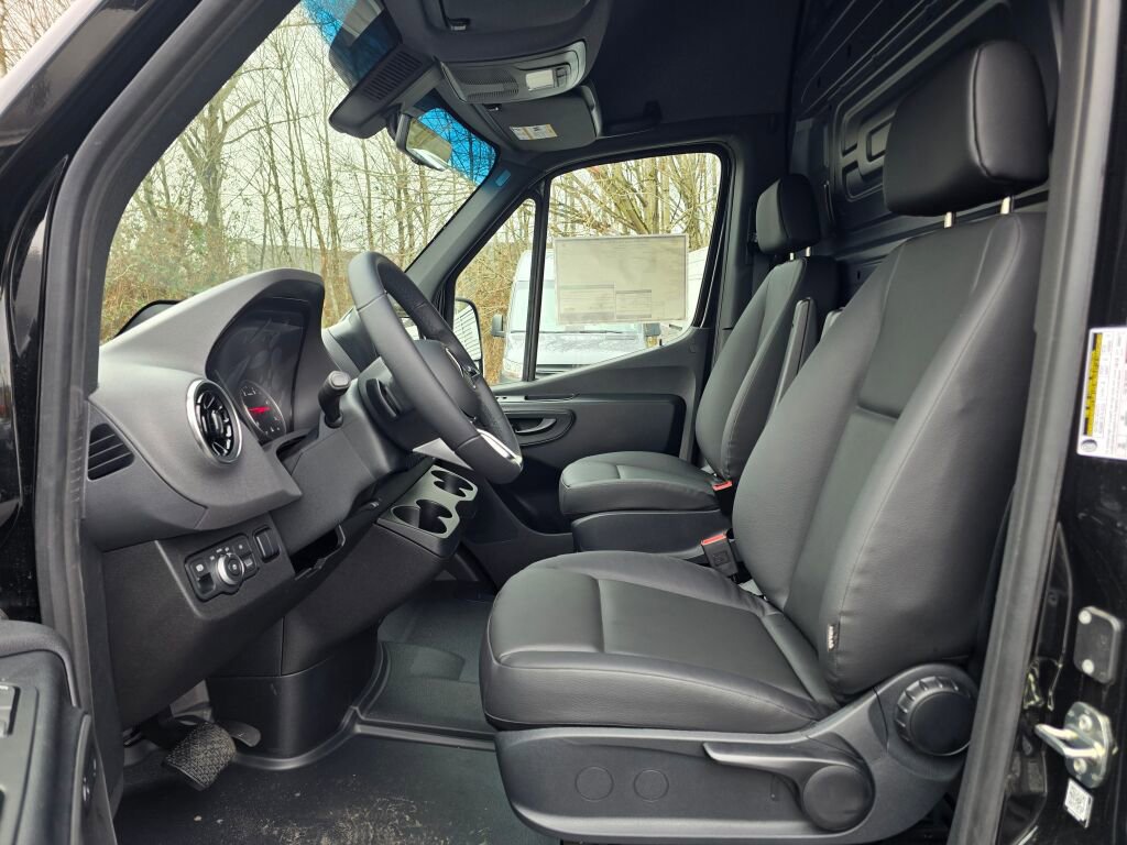 New 2025 Mercedes-Benz Sprinter 2500 image 18