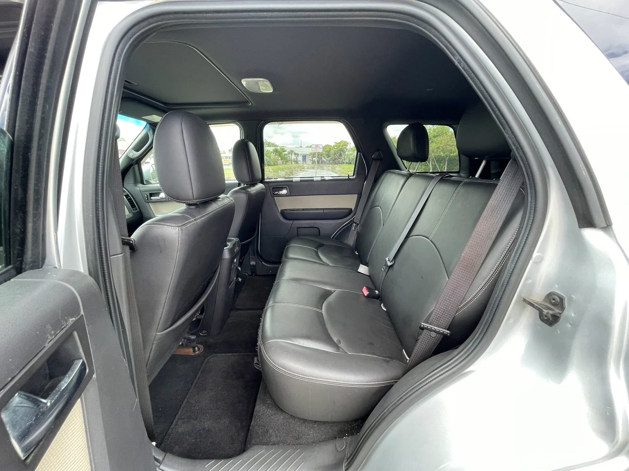 Used 2010 Mercury Mariner Premier image 27