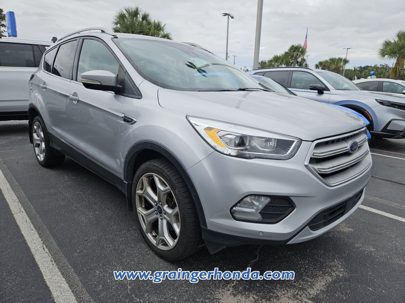 Used 2018 Ford Escape Titanium w/ Ford Safe & Smart Package AWD/4WD image 5