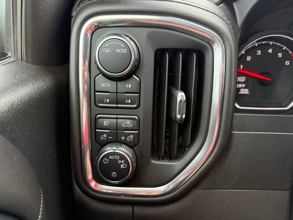 Used 2020 Chevrolet Silverado 1500 RST AWD/4WD image 15
