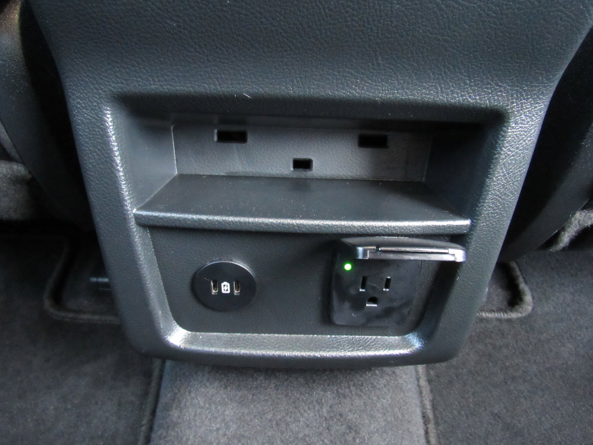 Used 2024 Ford Edge Titanium image 36