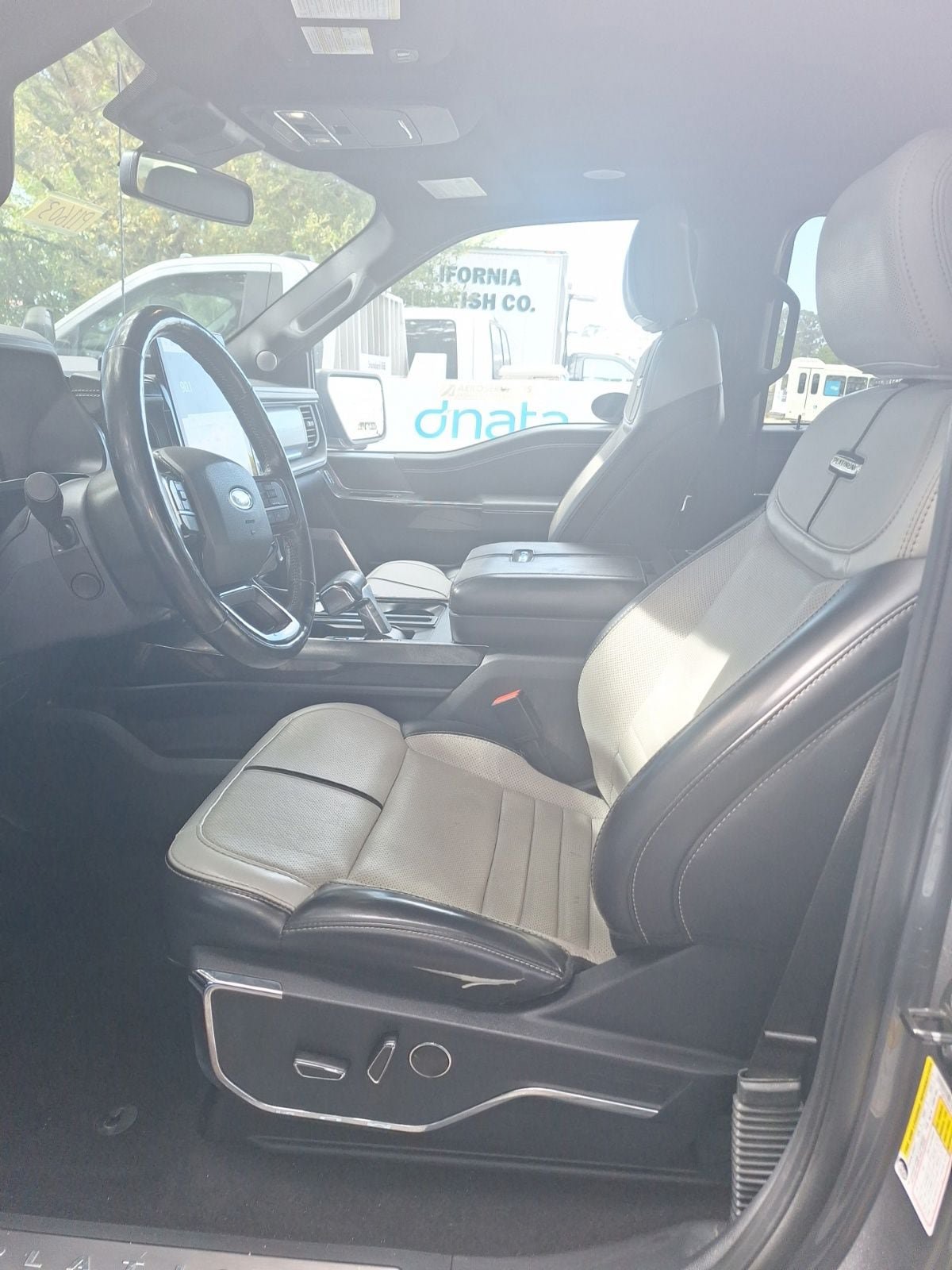 Used 2023 Ford F150 Lightning Platinum AWD/4WD image 12