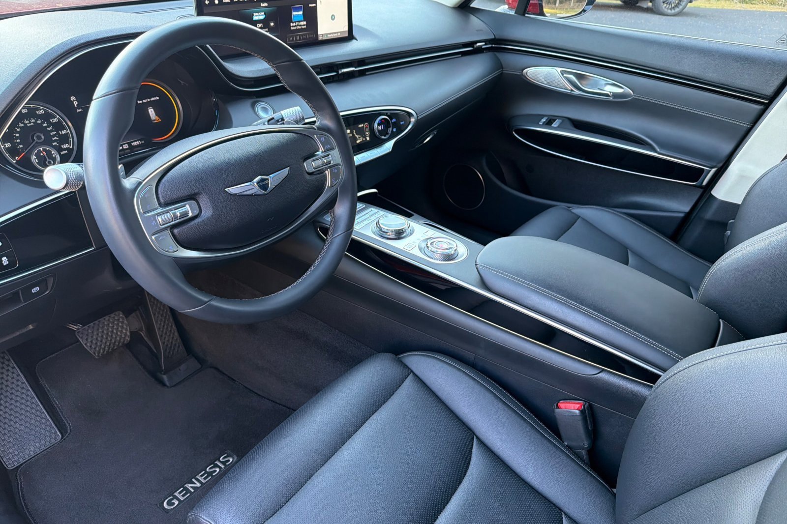 Used 2025 Genesis GV70 2.5T image 11