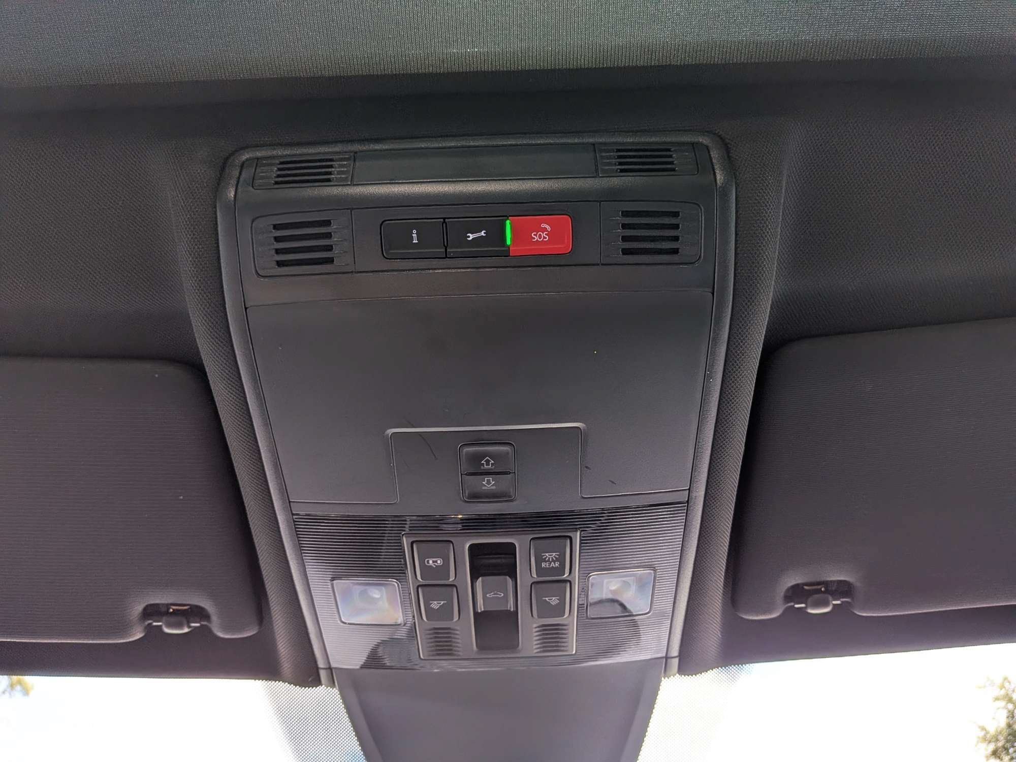 Used 2024 Volkswagen Tiguan SE R-Line FWD image 23