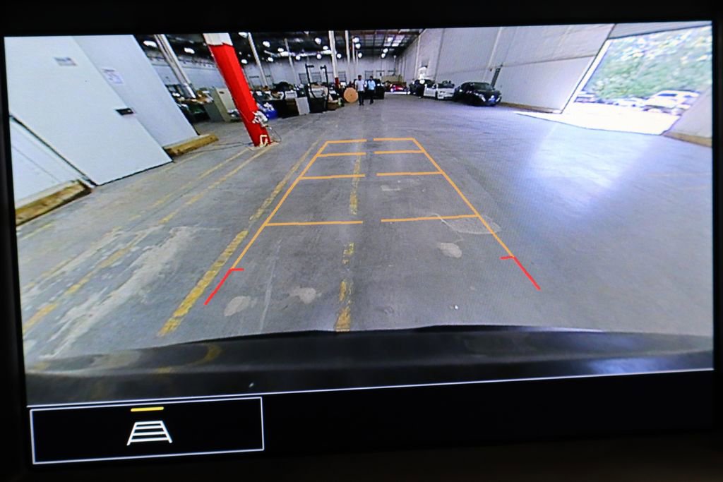 Used 2023 GMC Acadia SLT AWD/4WD image 10