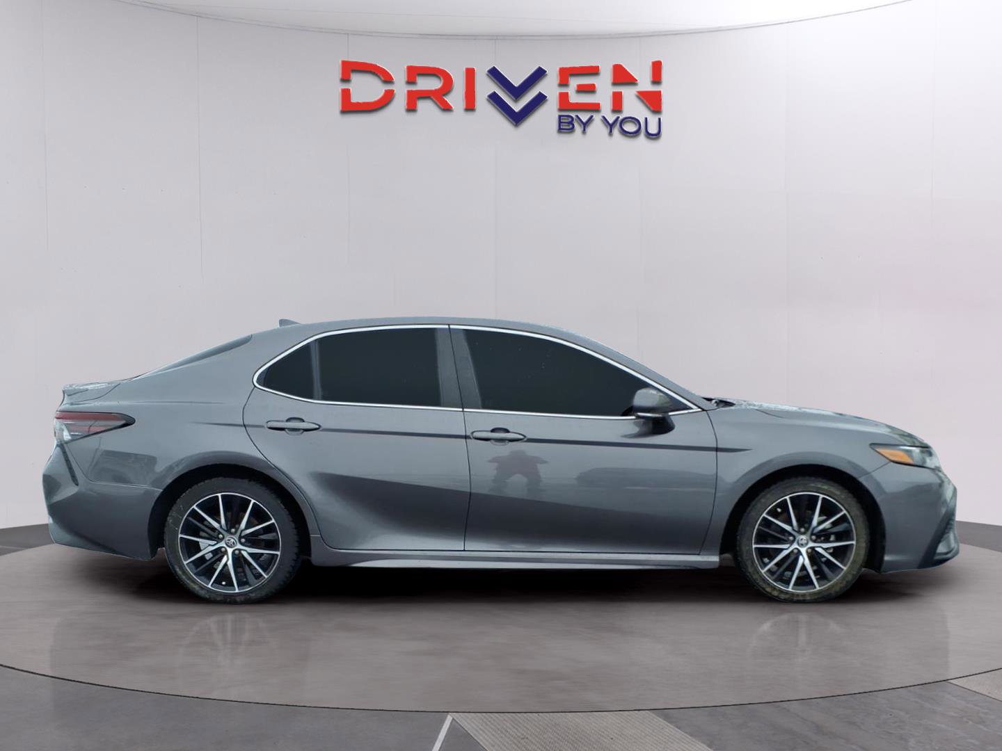 Used 2023 Toyota Camry SE image 8