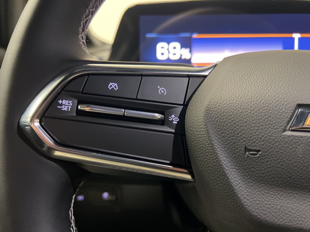 New 2026 Chevrolet Equinox EV LT AWD/4WD image 15