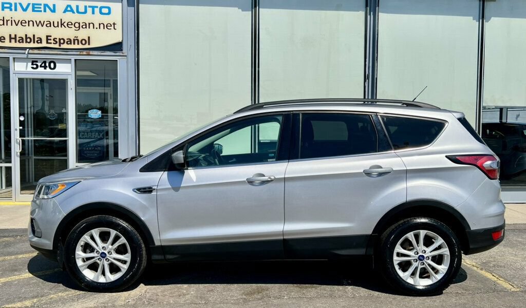 Used 2017 Ford Escape SE w/ Equipment Group 201A FWD image 2
