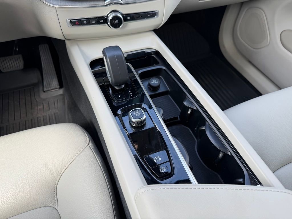 Used 2023 Volvo XC60 B5 Plus w/ Climate Package image 16