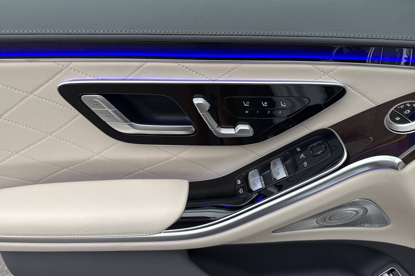 New 2025 Mercedes-Benz S 580 4MATIC Sedan image 23