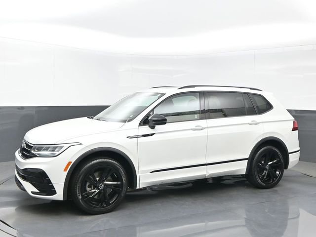 Used 2023 Volkswagen Tiguan SE R-Line FWD image 2