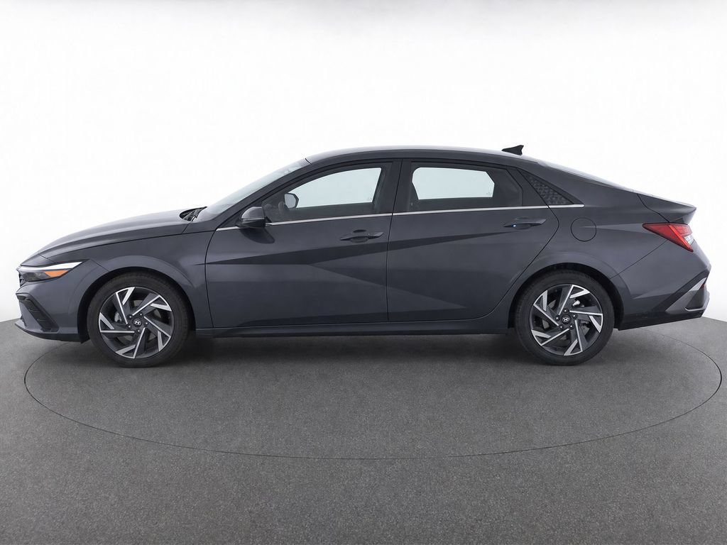 Used 2025 Hyundai Elantra Limited FWD image 4