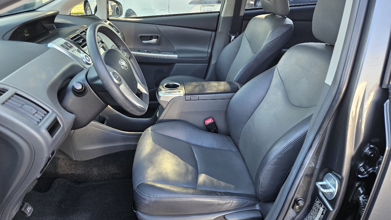 Used 2012 Toyota Prius V Five image 14