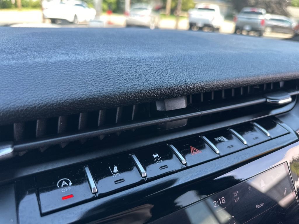 Used 2023 Jeep Grand Cherokee L Laredo image 32