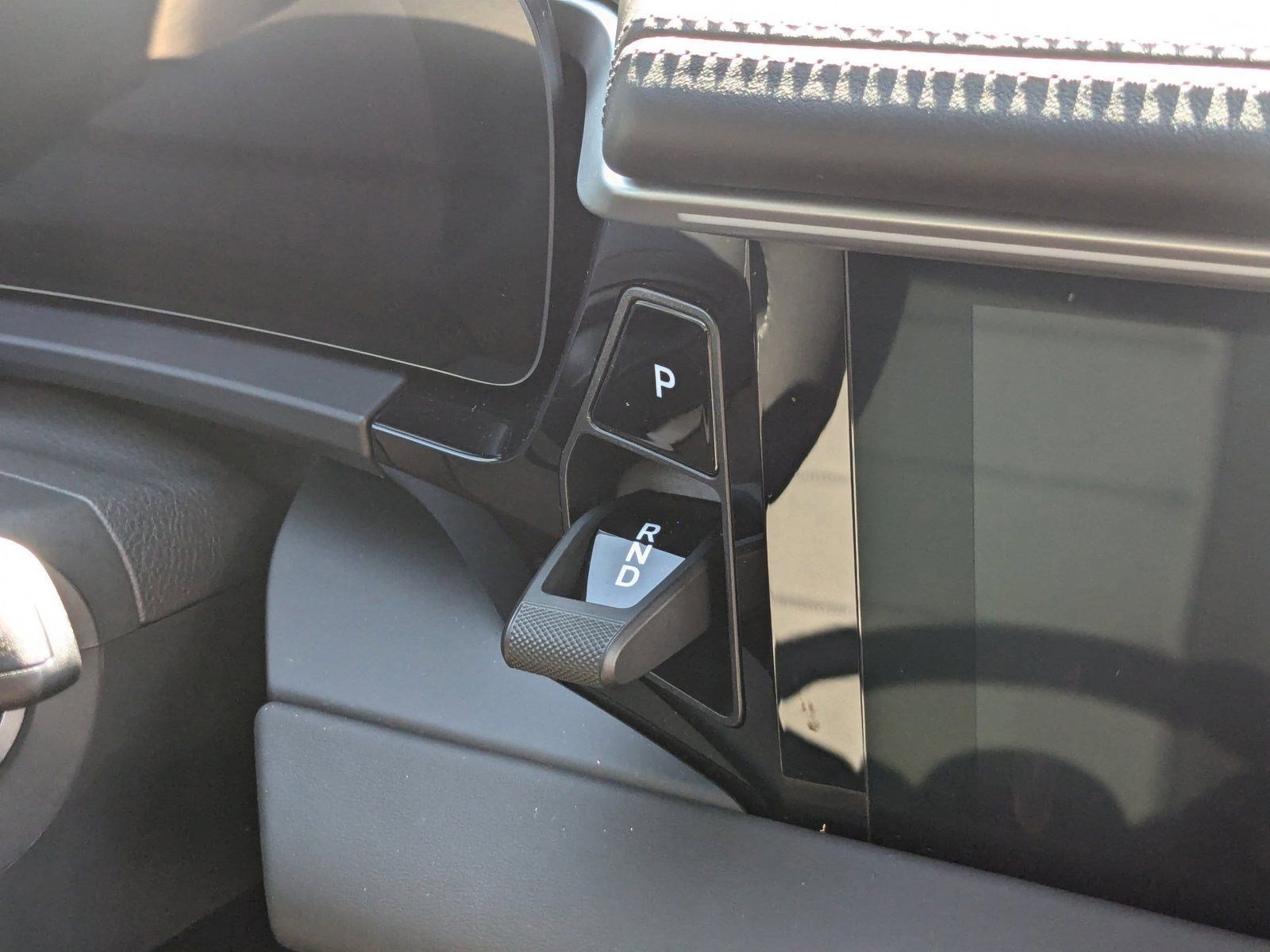 Certified 2024 Porsche Macan 4 Electric image 21