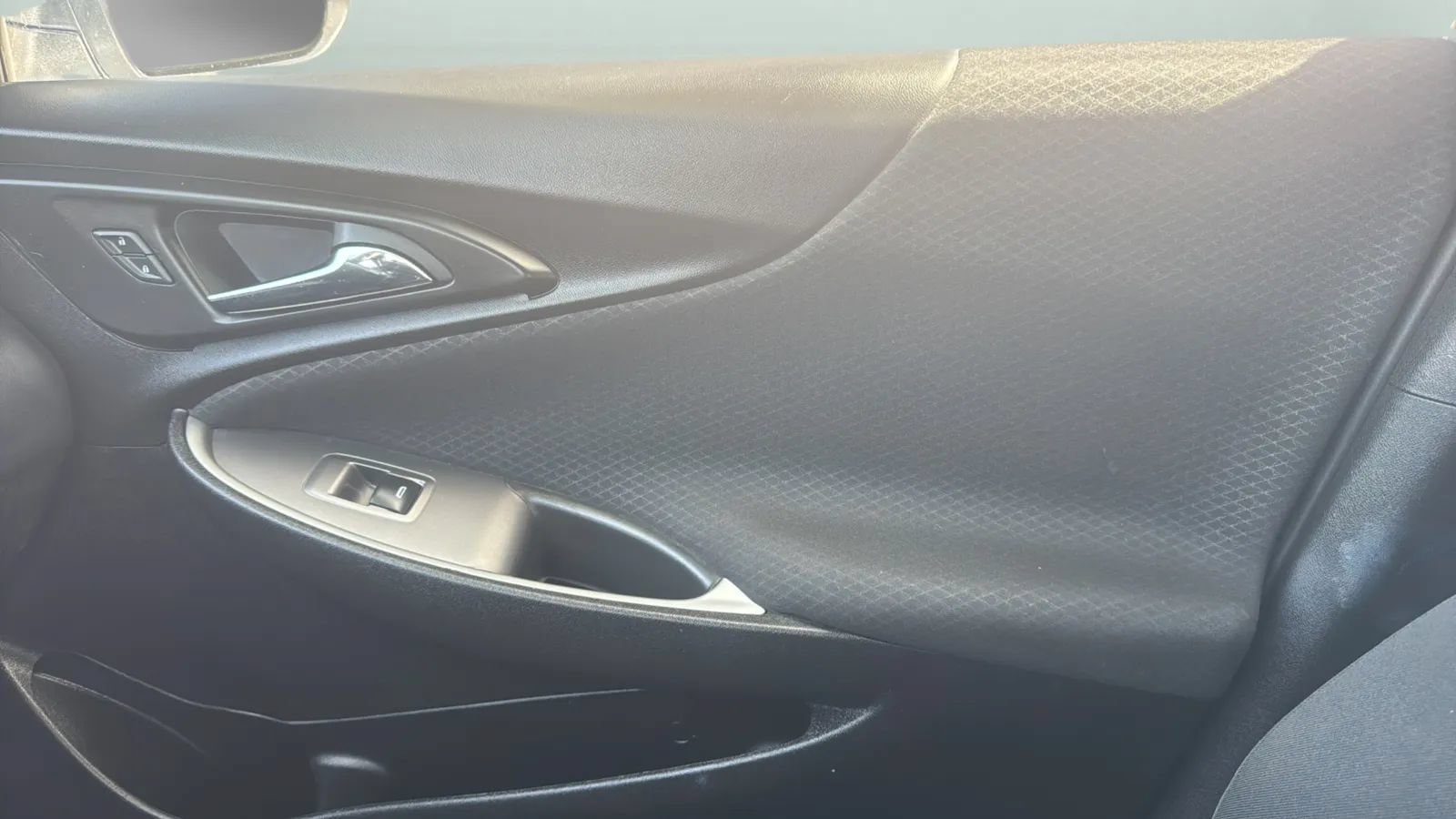 Used 2025 Chevrolet Malibu LS FWD image 17