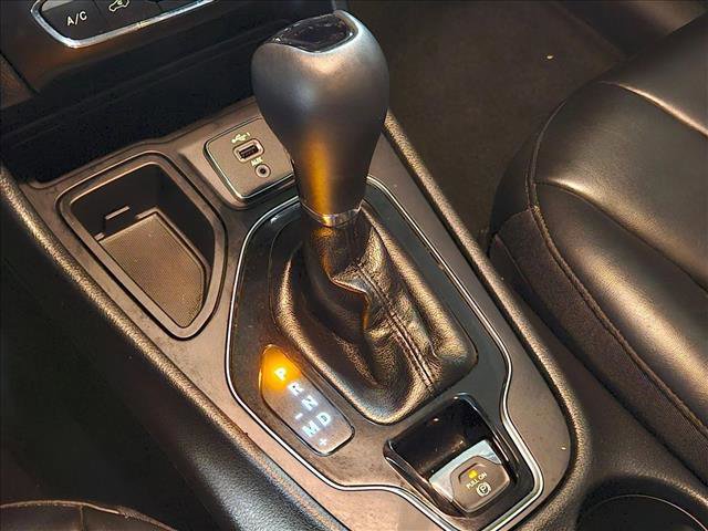 Used 2020 Jeep Cherokee Latitude Plus image 12