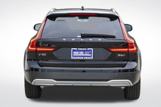 New 2025 Volvo V90 B6 Cross Country Plus w/ Protection Package Premier image 8