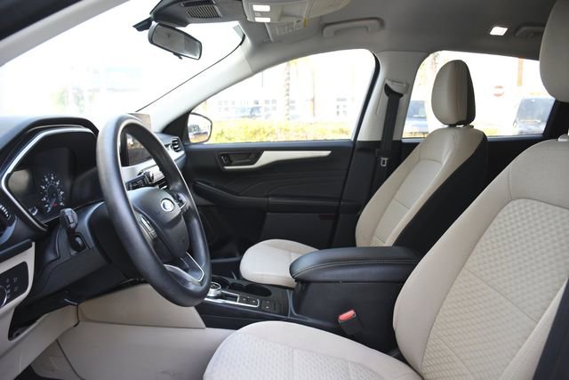 Used 2022 Ford Escape SE image 19