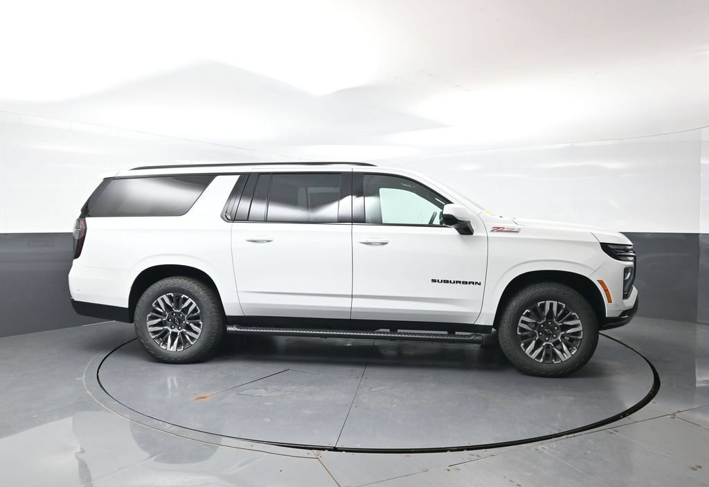 New 2026 Chevrolet Suburban Z71 w/ Z71 Off-Road Package AWD/4WD image 3