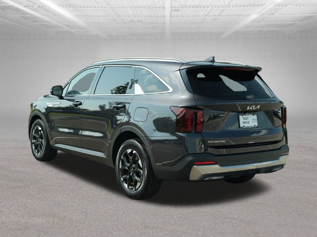 Used 2025 Kia Sorento S w/ Panoramic Sunroof Package FWD image 7