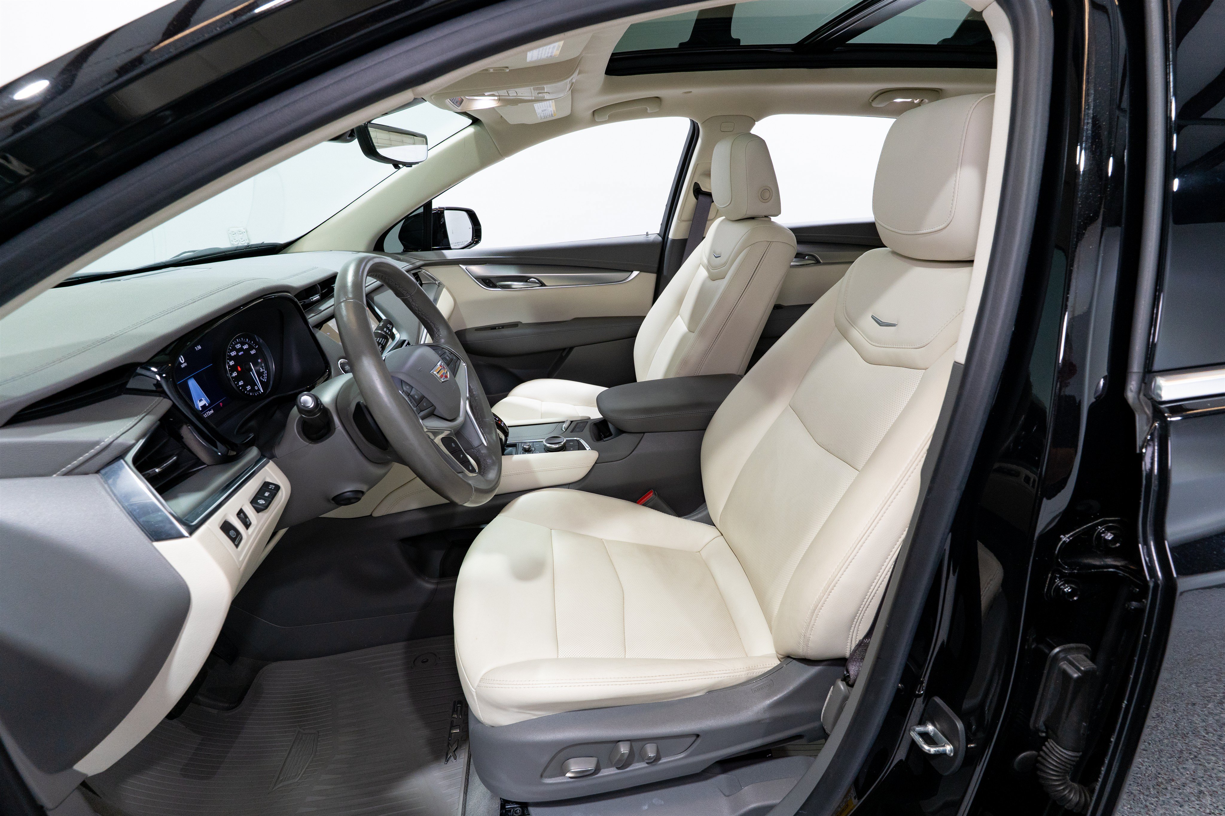 Used 2021 Cadillac XT5 Premium Luxury AWD/4WD image 15