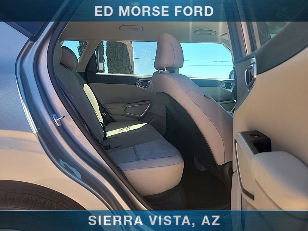 Used 2025 Kia Soul LX FWD image 14