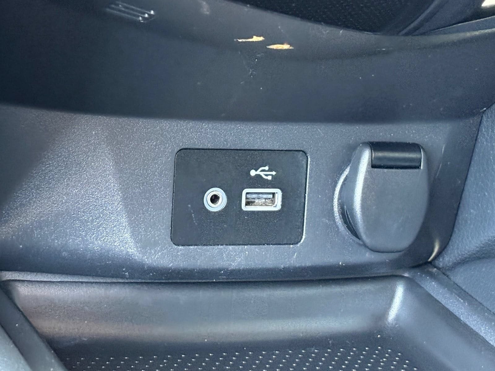 Used 2020 Nissan Rogue S FWD image 22