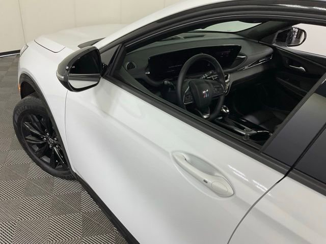 Used 2024 Buick Envista Sport Touring w/ Convenience I Package image 38