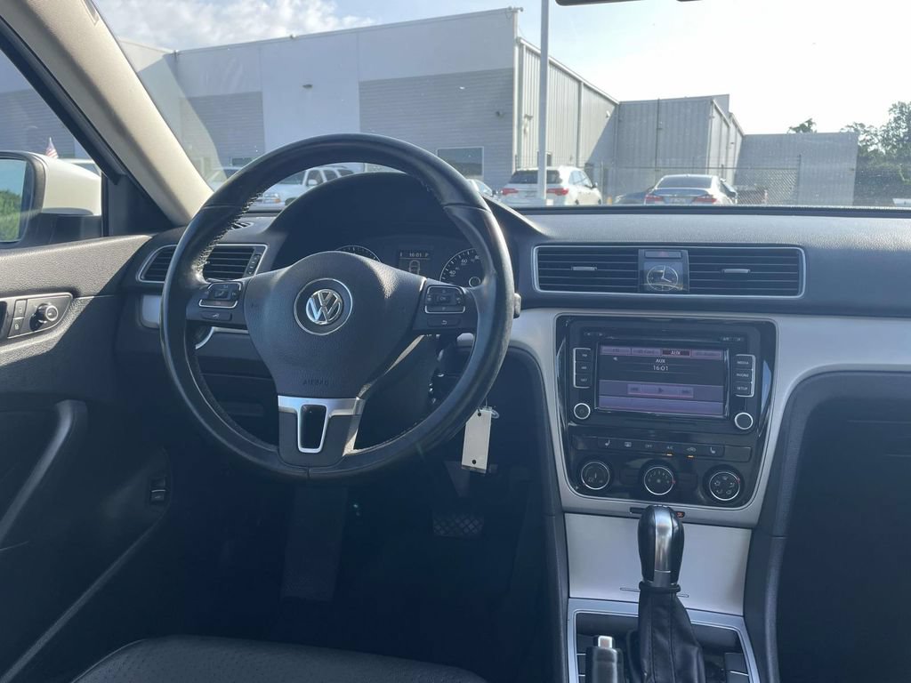 Used 2013 Volkswagen Passat TDI SE FWD image 14