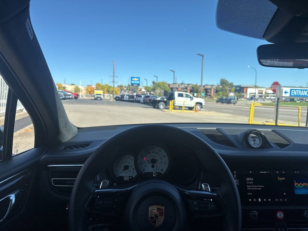 Used 2025 Porsche Macan GTS image 34