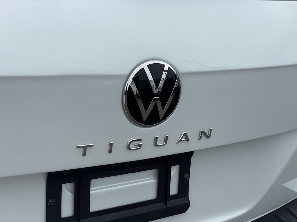 Used 2023 Volkswagen Tiguan SE R-Line AWD/4WD image 29
