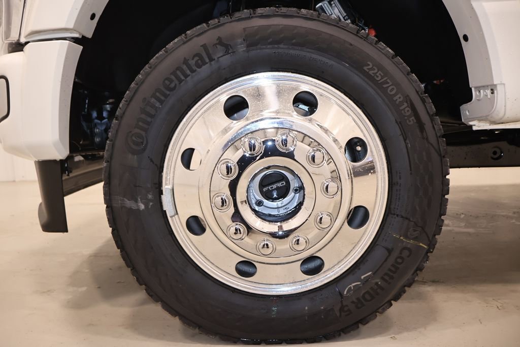 New 2026 Ford F450 Platinum image 40