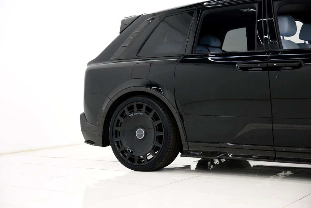Used 2025 Rolls-Royce Cullinan image 7