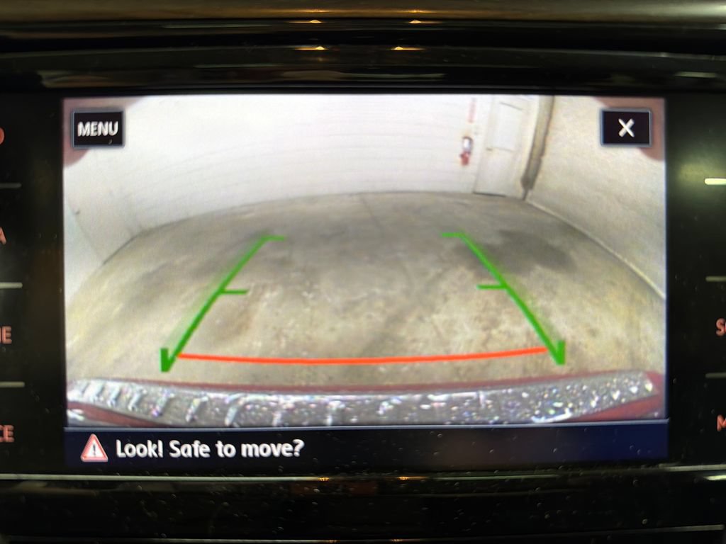 Used 2022 Volkswagen Passat 2.0T FWD image 28
