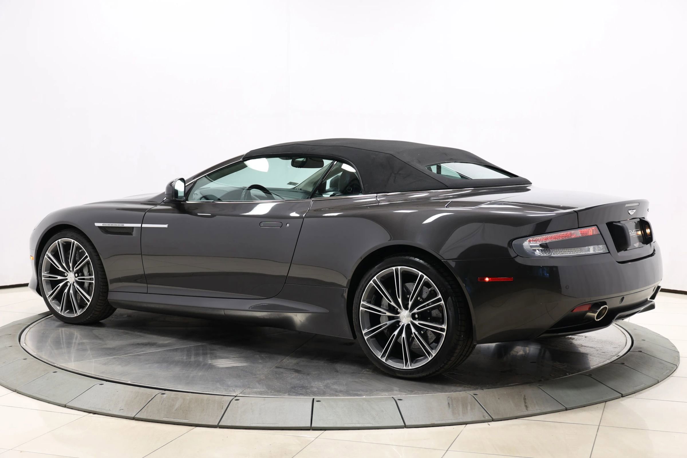 Used 2012 Aston Martin Virage Volante image 89