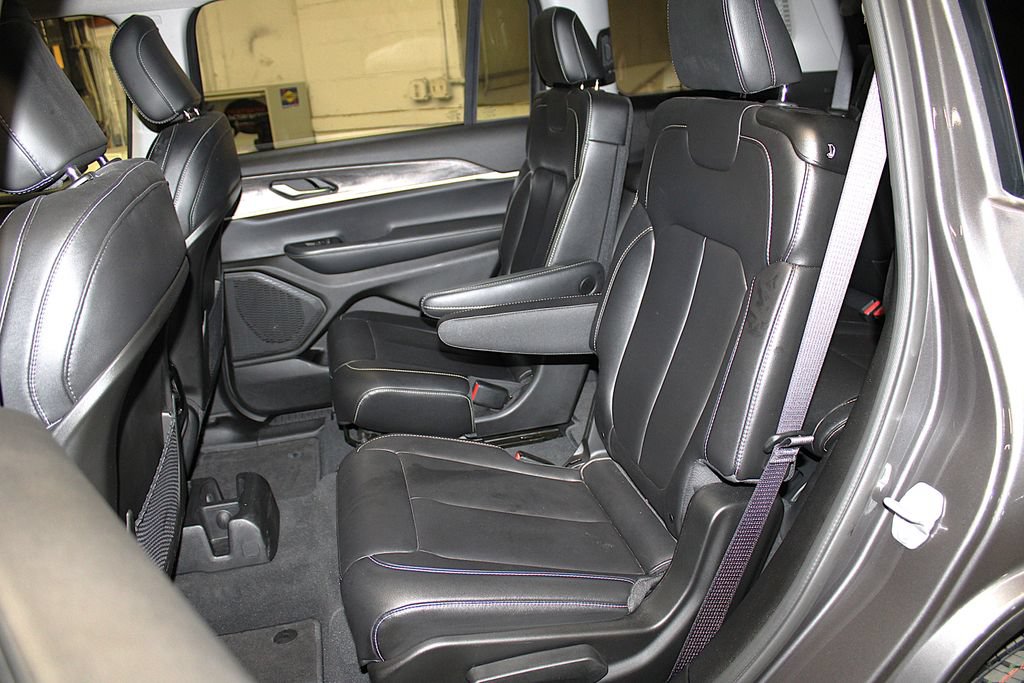 Certified 2023 Jeep Grand Cherokee L Limited AWD/4WD image 29