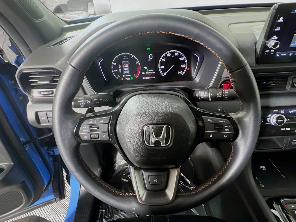 Used 2025 Honda Pilot TrailSport image 11