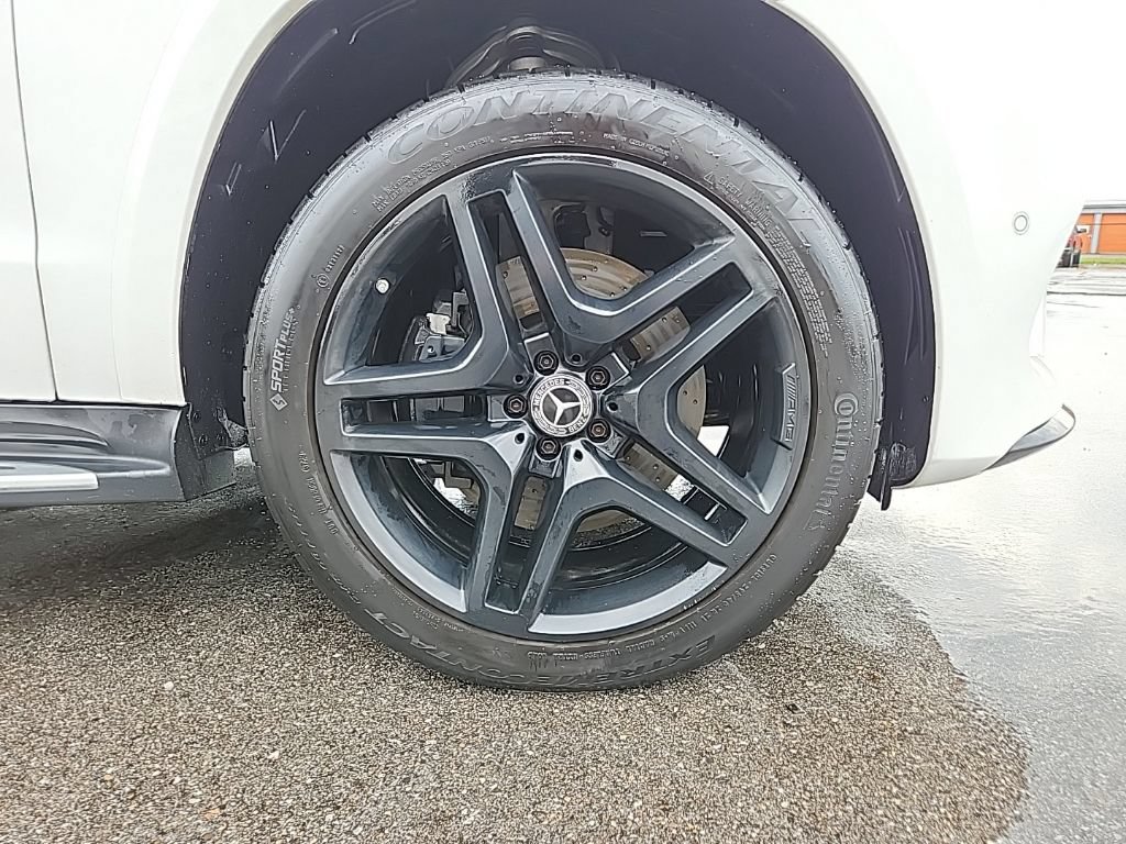 Used 2018 Mercedes-Benz GLS 550 4MATIC image 3
